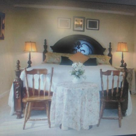 Serenity Hill B&B Sloans Crossing Экстерьер фото